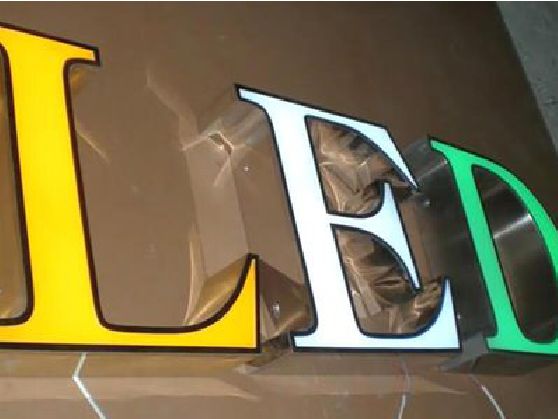 桐乡介绍LED招牌的基础知识。